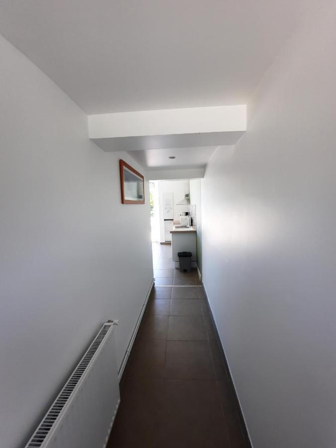Gite 4 Personnes Avec Piscine Entre Saintes Et Royan Balanzac Exterior photo