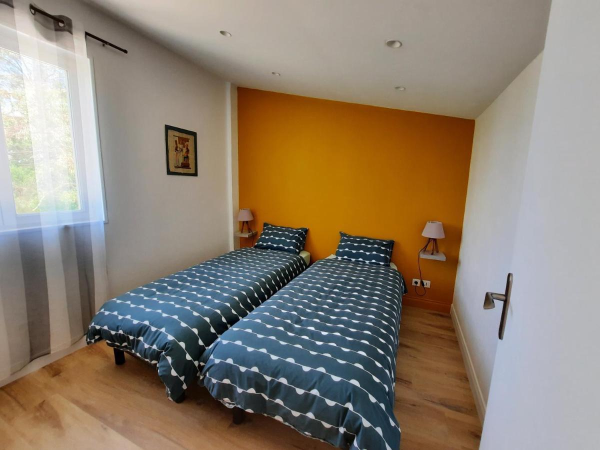 Gite 4 Personnes Avec Piscine Entre Saintes Et Royan Balanzac Exterior photo